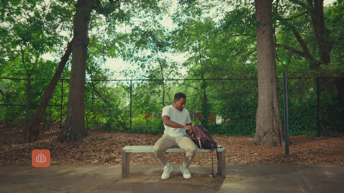 backbone_one_black-turn_your_phone_into_console-30-internet_ready_final.mp4